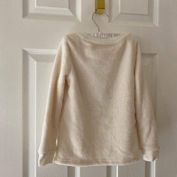 Pretty Sweater Girls - Picture 2 of 3